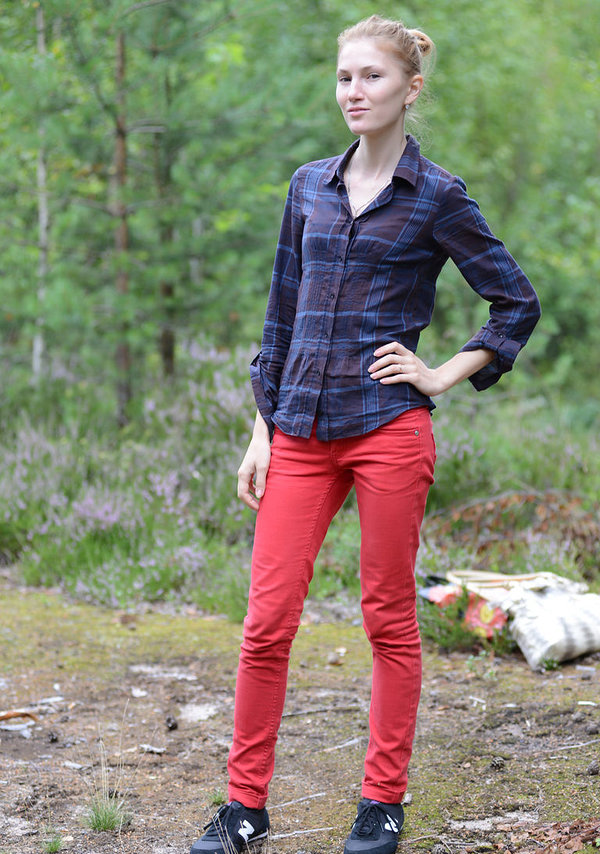 Алла, 22