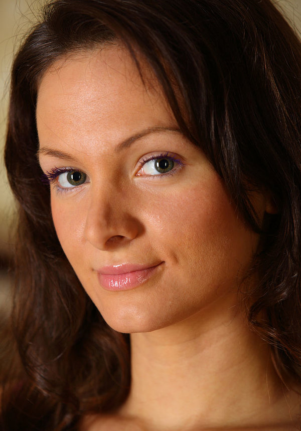 Злата, 25